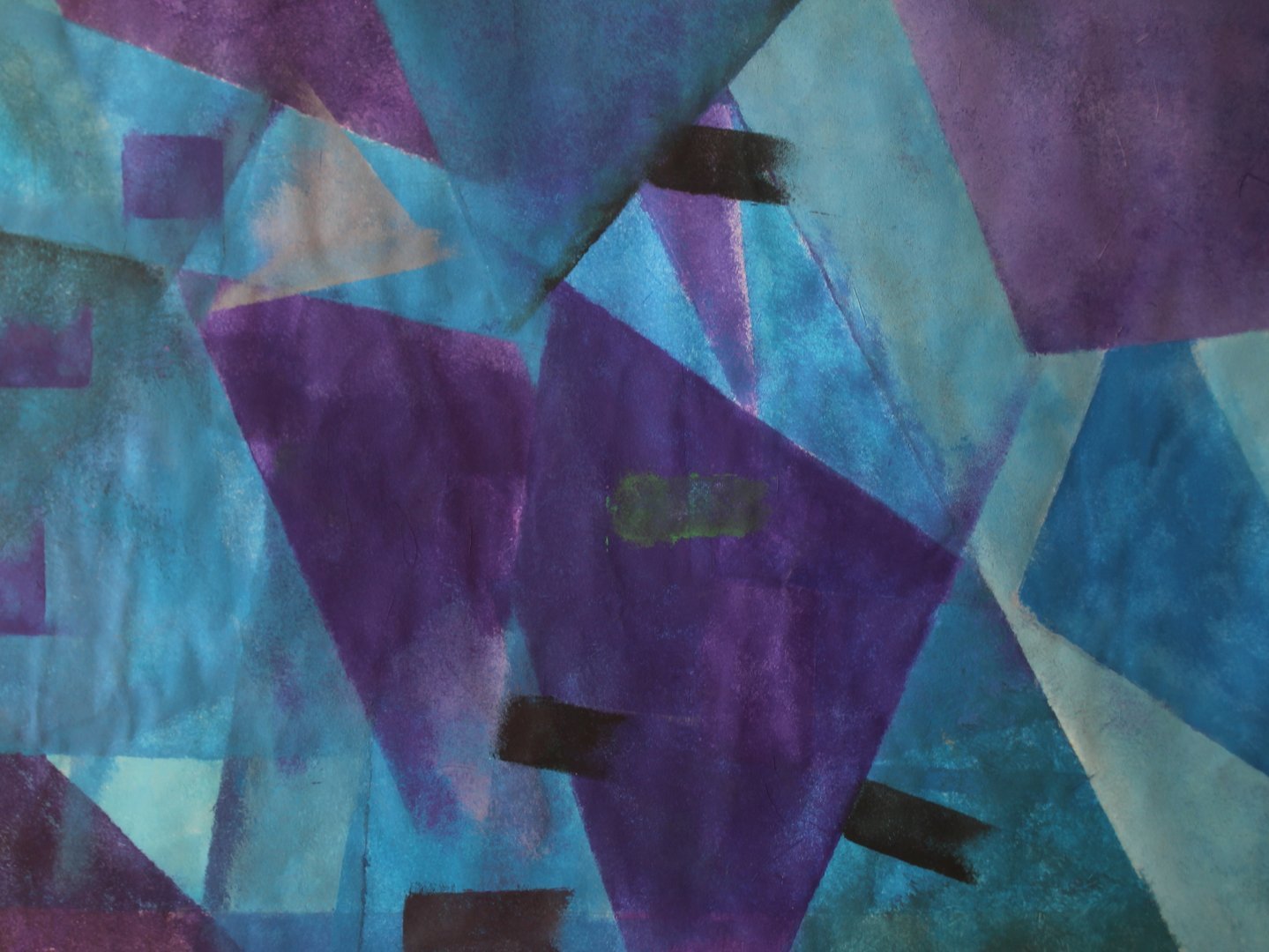 Gemälde in Blau und Lilatönen, abstrakt mit dreieckigen Formen